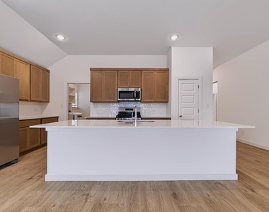 210 Melrose St - Photo Thumbnail 7