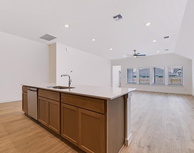 210 Melrose St - Photo Thumbnail 11
