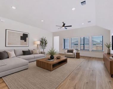 210 Melrose St - Photo Thumbnail 10