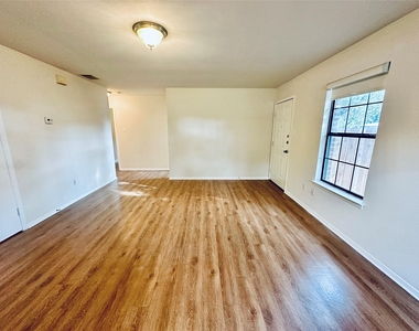 5207 Thunderbird St - Photo Thumbnail 4
