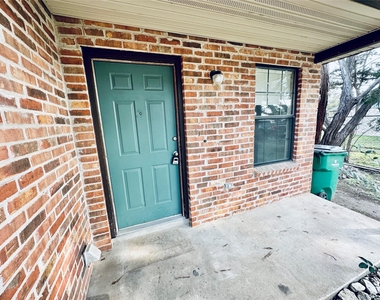5207 Thunderbird St - Photo Thumbnail 2