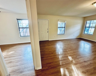 5207 Thunderbird St - Photo Thumbnail 8