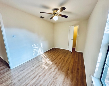 5207 Thunderbird St - Photo Thumbnail 16
