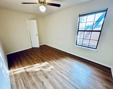 5207 Thunderbird St - Photo Thumbnail 15
