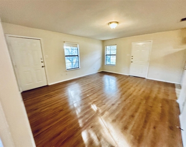 5207 Thunderbird St - Photo Thumbnail 7