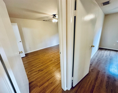 5207 Thunderbird St - Photo Thumbnail 22