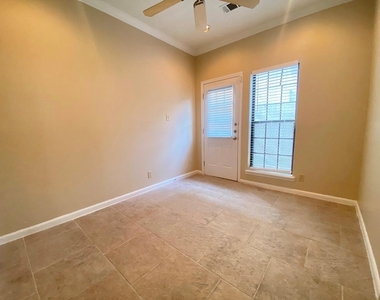 1307 Kinney Ave - Photo Thumbnail 11