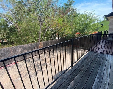 1307 Kinney Ave - Photo Thumbnail 3