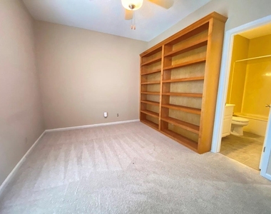 1307 Kinney Ave - Photo Thumbnail 15