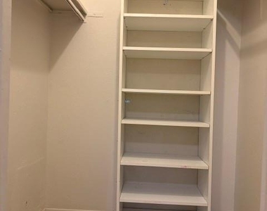 10705 Lanshire Dr - Photo Thumbnail 8