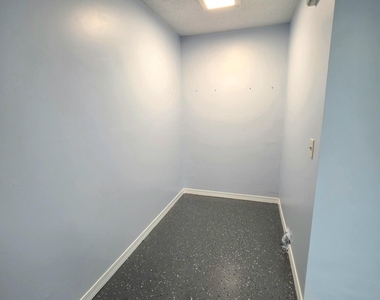 11326 Trotting Horse Lane S - Photo Thumbnail 6