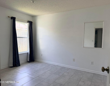 6423 Crimson Leaf Lane - Photo Thumbnail 8