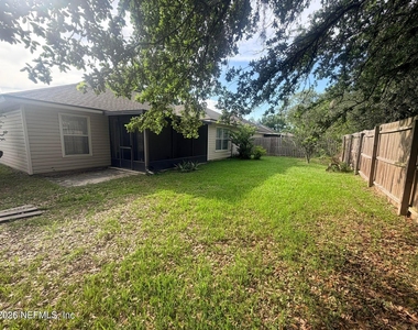 6423 Crimson Leaf Lane - Photo Thumbnail 15