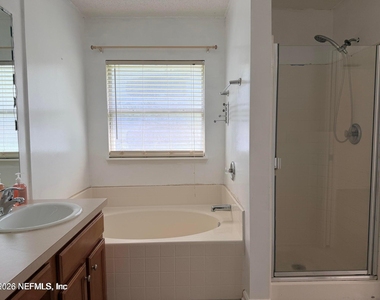 6423 Crimson Leaf Lane - Photo Thumbnail 11