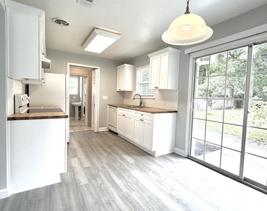 2460 Stein Street - Photo Thumbnail 8