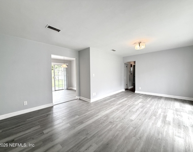 2460 Stein Street - Photo Thumbnail 2