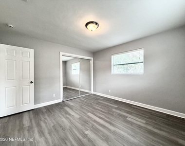 2460 Stein Street - Photo Thumbnail 3