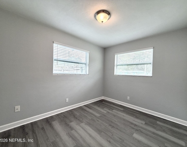 2460 Stein Street - Photo Thumbnail 15