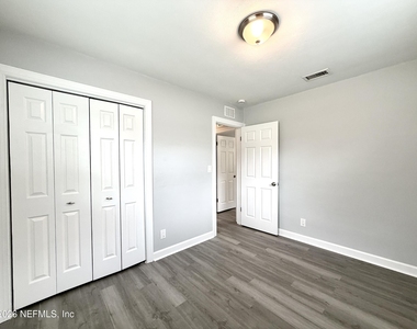 2460 Stein Street - Photo Thumbnail 14
