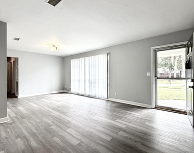 2460 Stein Street - Photo Thumbnail 5