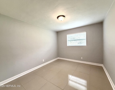 2460 Stein Street - Photo Thumbnail 17