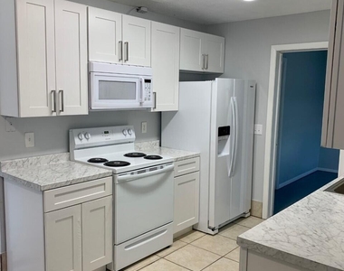 8009 Arble Drive - Photo Thumbnail 2