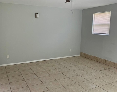 8009 Arble Drive - Photo Thumbnail 7