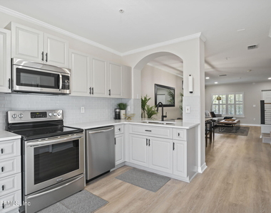 509 N Market Street - Photo Thumbnail 2