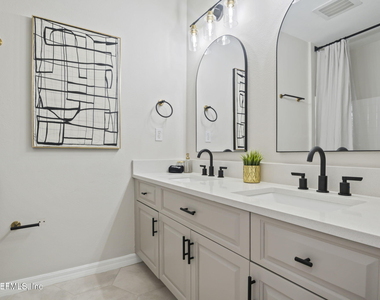 509 N Market Street - Photo Thumbnail 5