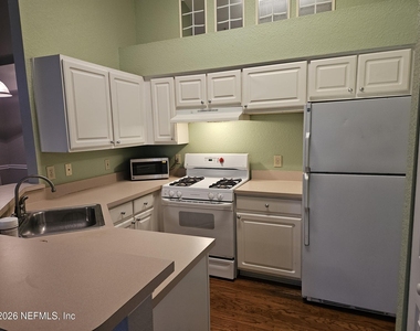 13810 Sutton Park Drive - Photo Thumbnail 3