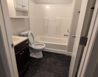 3323 Thomas Street - Photo Thumbnail 5
