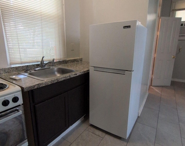 417 N Liberty Street - Photo Thumbnail 4