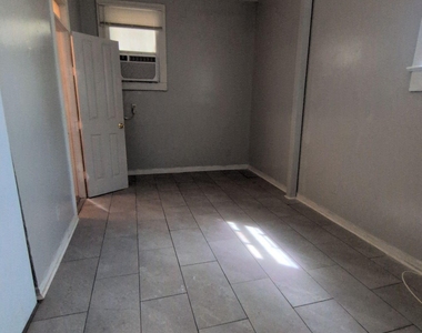 417 N Liberty Street - Photo Thumbnail 1