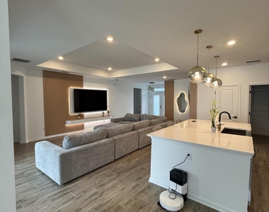 2105 Featheredge Way - Photo Thumbnail 3