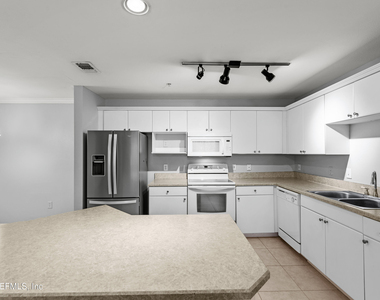 3591 Kernan Boulevard S - Photo Thumbnail 7