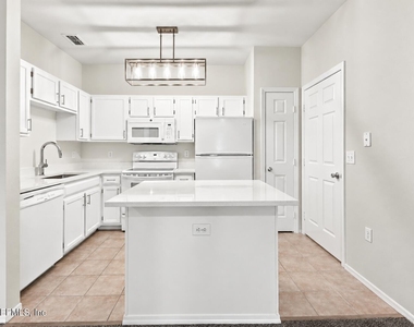 211 Colima Court - Photo Thumbnail 14