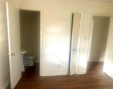 2959 Reynolds Drive - Photo Thumbnail 5