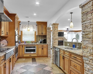 4081 Ashford Dunwoody Road Ne - Photo Thumbnail 13
