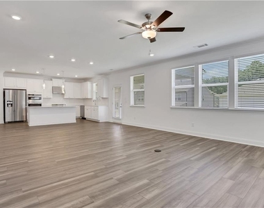 3198 Shirecrest Lane - Photo Thumbnail 14