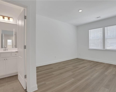3198 Shirecrest Lane - Photo Thumbnail 37