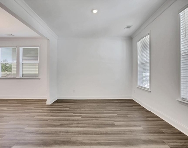 3198 Shirecrest Lane - Photo Thumbnail 5