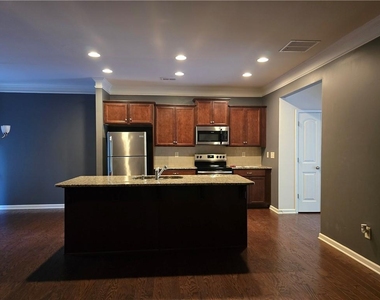 259 Green Bridge Court - Photo Thumbnail 4