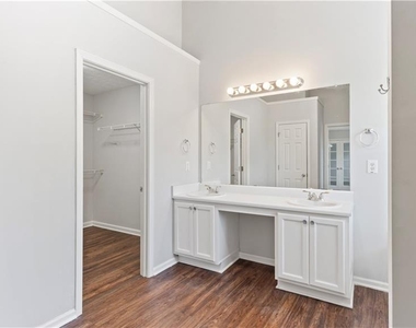 317 Shasta Lane - Photo Thumbnail 19