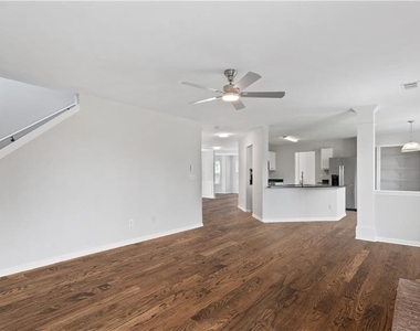 317 Shasta Lane - Photo Thumbnail 6
