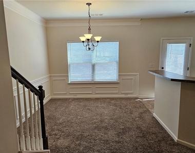 649 Oakside Place - Photo Thumbnail 3