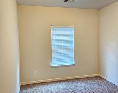 649 Oakside Place - Photo Thumbnail 11