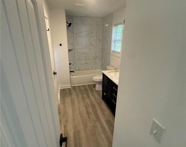 6365 Connell - Photo Thumbnail 11