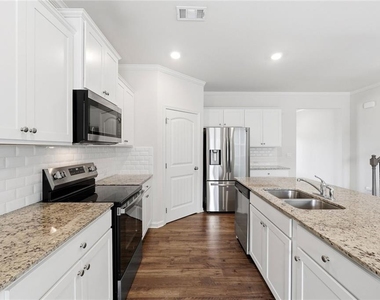 6000r Screech Owl Drive - Photo Thumbnail 12