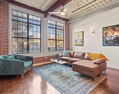 1261 Caroline Street Ne - Photo Thumbnail 3