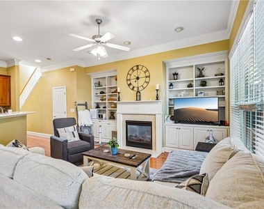3517 Henderson Reserve - Photo Thumbnail 5